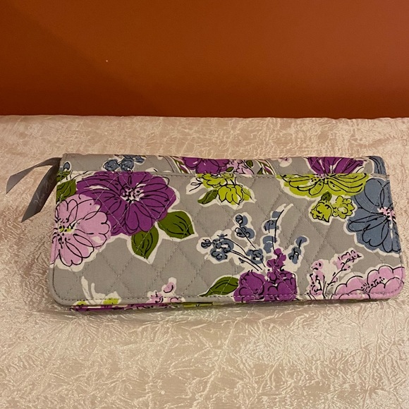 Vera Bradley Quilted Fabric Wallet EUC - Picture 8 of 8